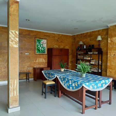 Catur Adi Putra Hotel Denpasar Extérieur photo