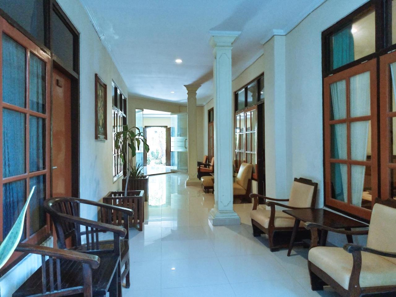 Catur Adi Putra Hotel Denpasar Chambre photo