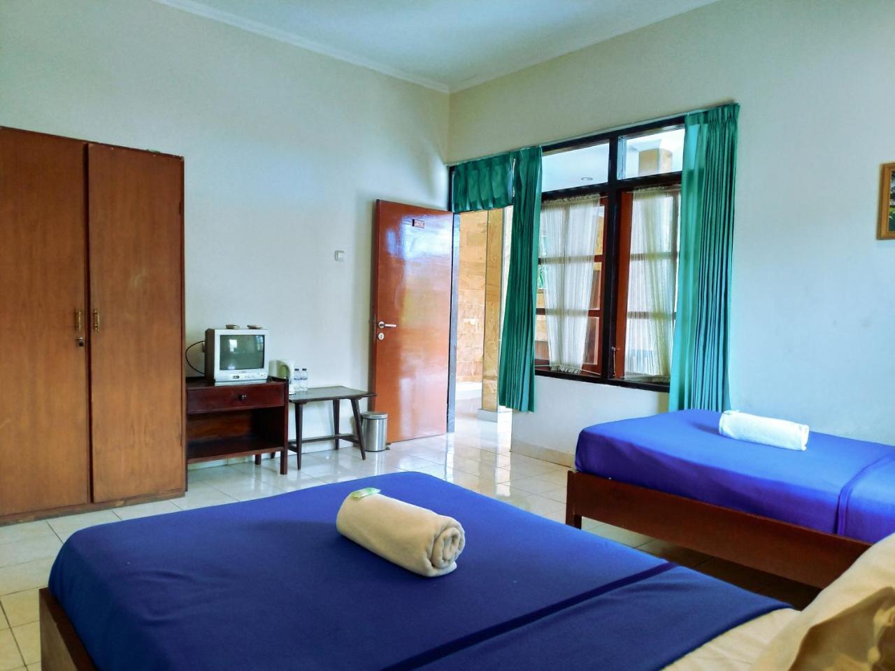 Catur Adi Putra Hotel Denpasar Chambre photo