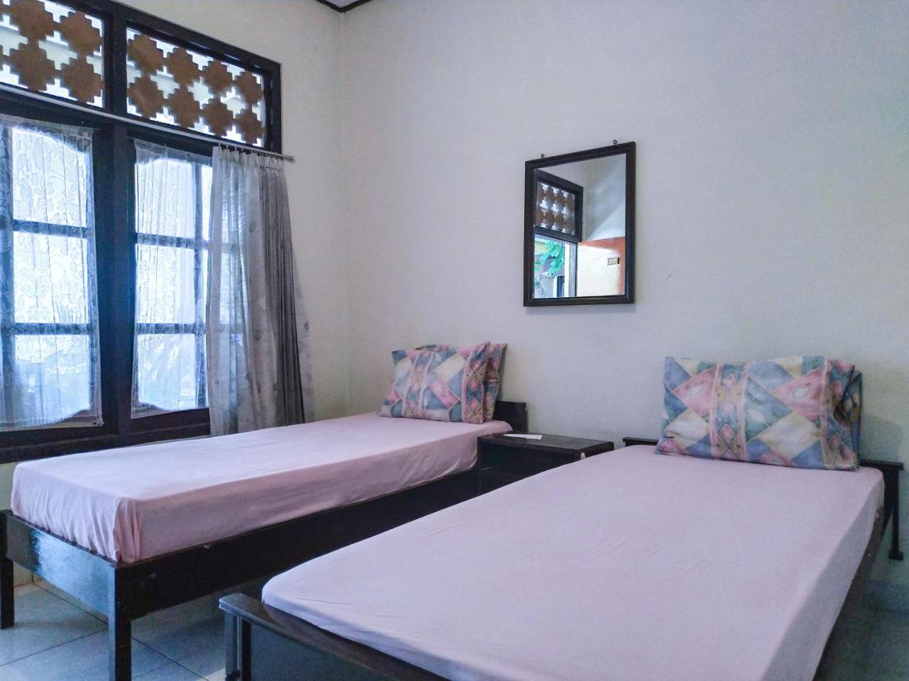 Catur Adi Putra Hotel Denpasar Chambre photo